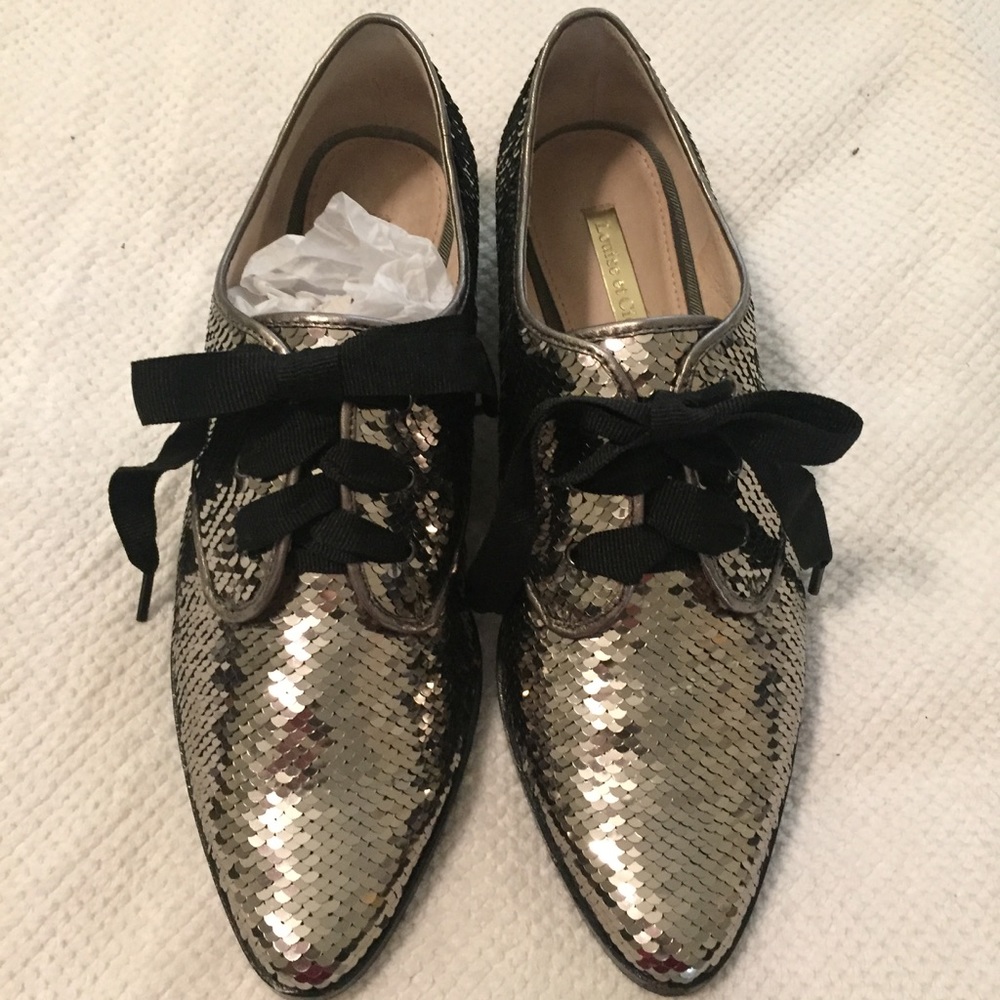 Gunmetal Sequin Oxford - Picture 2 of 8
